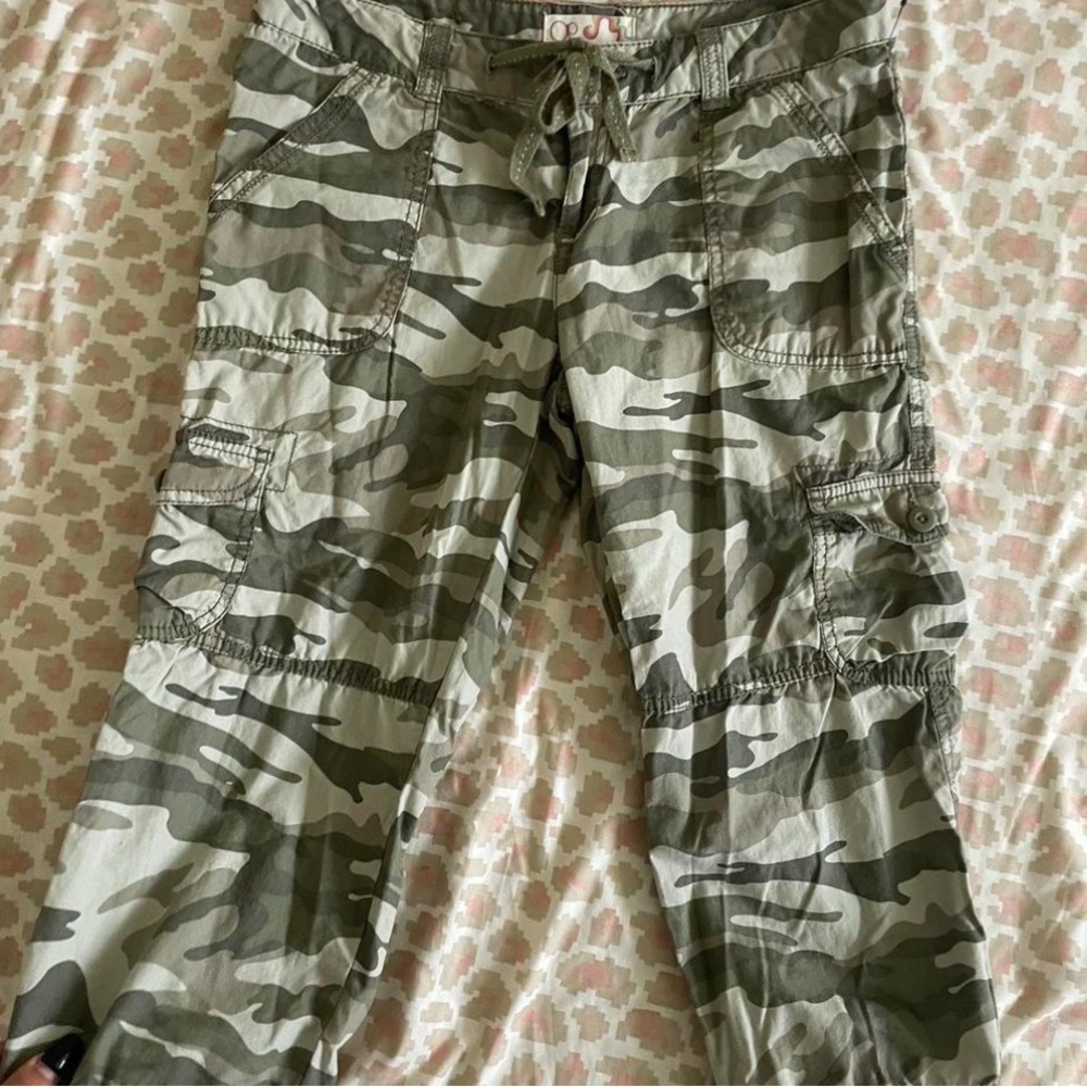 Camo Cargo Capri Pants - Olive Green
